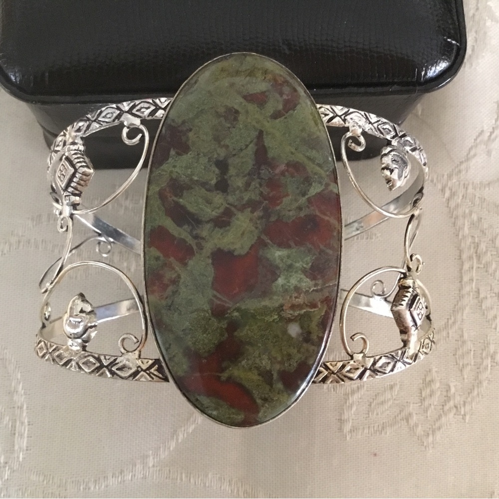 🌹HOST PICK🌹- BLOODSTONE LARGE STONE SILVER PLATED BRACELET